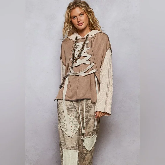 NWT POL Lace Up Front Contrast Cable Knit Hoodie Sweater Pullover Oatmeal - Picture 3 of 7